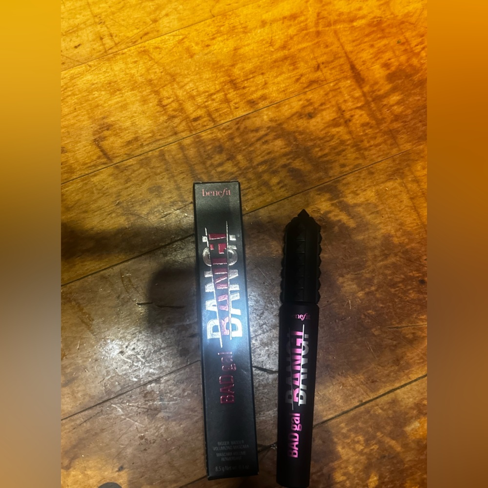 Benefit Cosmetics BADgal BANG! Volumizing Mascara – Black Waterproof – New - Picture 3 of 4